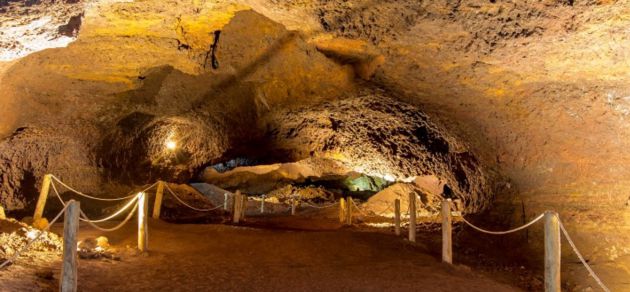 Interior de la mina de Cueva del Hierro. Interior de la mina de Cueva del Hierro.