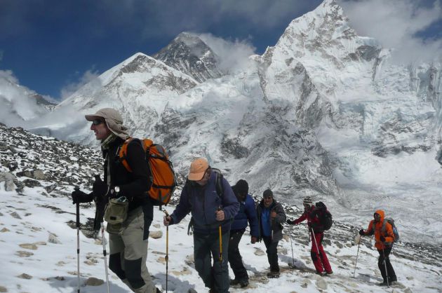 Jose Antonio Alejo y los componentes de una expedición en el Himalaya Jose Antonio Alejo y los componentes de una expedición en el Himalaya