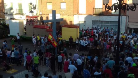 Y Franco resucitó en Osorno, al ritmo del Cara al Sol, rodeado de banderas preconstitucionales Y Franco resucitó en Osorno, al ritmo del Cara al Sol, rodeado de banderas preconstitucionales