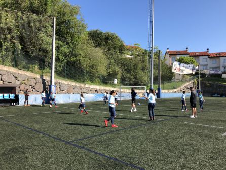 Las jugadoras del 'FutFem Talents' calientan antes de un partido Las jugadoras del 'FutFem Talents' calientan antes de un partido