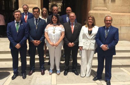Foto de familia de los 10 diputados del PP. Foto de familia de los 10 diputados del PP.