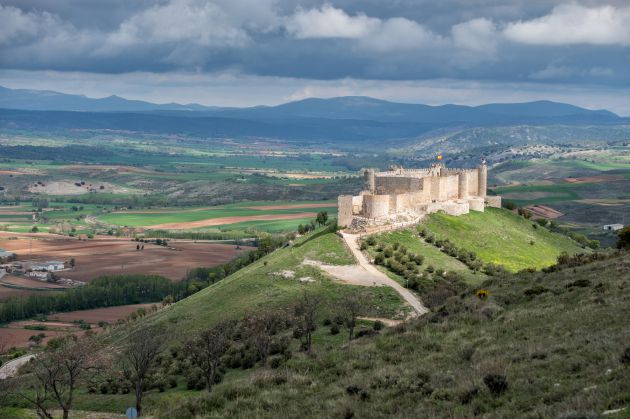 El fotógrafo Nacho Abascal expone en Sigüenza la colección "Andar y ver la provincia de Guadalajara": Nacho Abascal expone en Sigüenza la colección "Andar y ver la provincia de Guadalajara" El fotógrafo Nacho Abascal expone en Sigüenza la colección "Andar y ver la provincia de Guadalajara": Nacho Abascal expone en Sigüenza la colección "Andar y ver la provincia de Guadalajara"