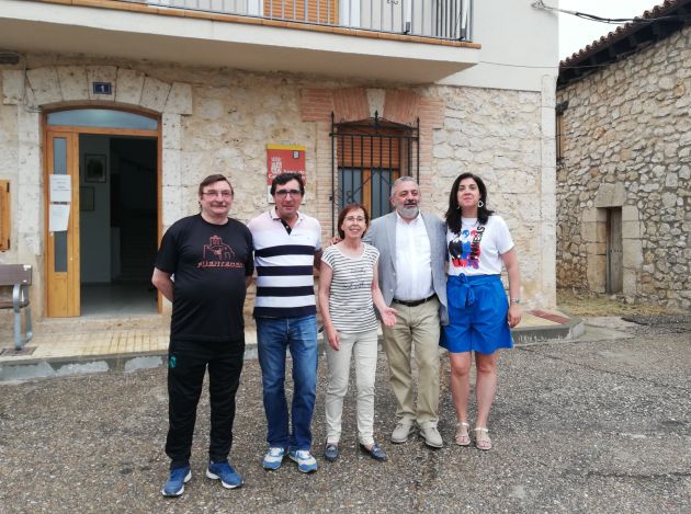 Antonio Martín, Roberto Arroyo, Carmen Miravalles, Pedro de la Fuente y Mar Alcalde, se acercaron a conocer las novedades de la campaña de excavación Antonio Martín, Roberto Arroyo, Carmen Miravalles, Pedro de la Fuente y Mar Alcalde, se acercaron a conocer las novedades de la campaña de excavación