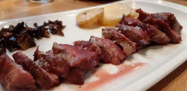 Tataki de presa ibérica Cinco Jotas Tataki de presa ibérica Cinco Jotas