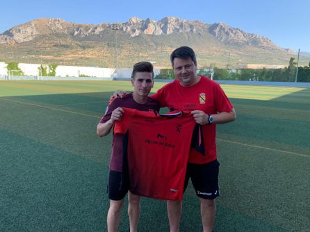 Maikel, velocidad y desborde para romper las defensas de los equipos contrarios Maikel, velocidad y desborde para romper las defensas de los equipos contrarios
