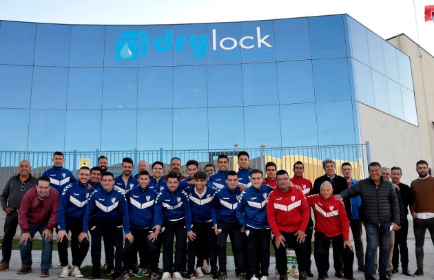 Jugadores de la Gimnástica Segoviana de la pasada temporada en su visita a las instalaciones de Drylock Technologies en el Polígono de Hontoria Jugadores de la Gimnástica Segoviana de la pasada temporada en su visita a las instalaciones de Drylock Technologies en el Polígono de Hontoria