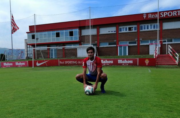 Marc Valiente llega al Sporting con "la única aspiración de intentar ascender" Marc Valiente llega al Sporting con "la única aspiración de intentar ascender"