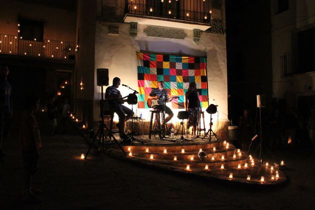 15.000 velas iluminarán el centro de Titaguas en "la noche más bonica del año" 15.000 velas iluminarán el centro de Titaguas en "la noche más bonica del año"