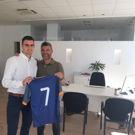 Rafa Sanjuán (I) vuleve a vestir la camiseta del equipo eldense Rafa Sanjuán (I) vuleve a vestir la camiseta del equipo eldense