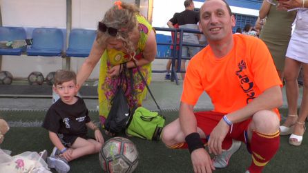 Rodrigo junto a sus padres Josefina y Ángel, que como Guardia Civil tambien partició en el encuentro deportivo Rodrigo junto a sus padres Josefina y Ángel, que como Guardia Civil tambien partició en el encuentro deportivo