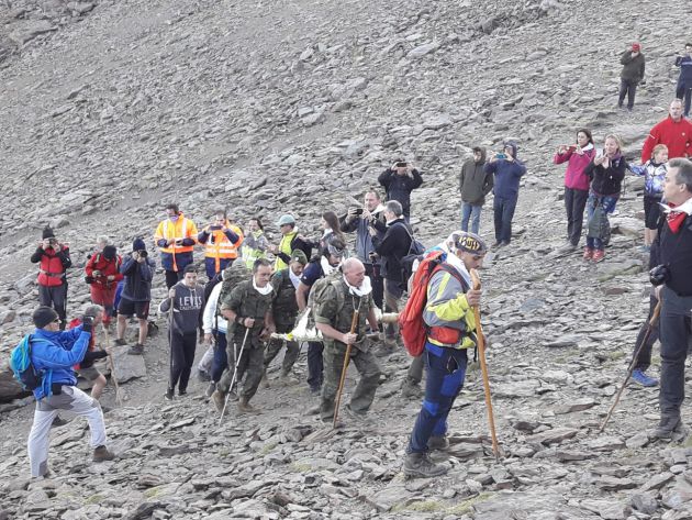 Así fue la romería de la Virgen de las Nieves a las cumbres de Sierra Nevada Así fue la romería de la Virgen de las Nieves a las cumbres de Sierra Nevada