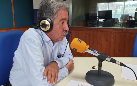 Imagen de archivo. Miguel Ángel Revilla en los estudios de SER Cantabria en Santander Imagen de archivo. Miguel Ángel Revilla en los estudios de SER Cantabria en Santander