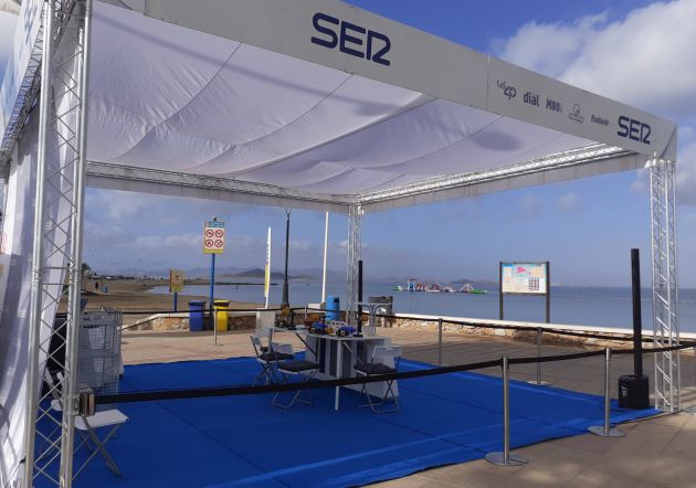 Imagen a primera hora de la mañana del set de la cadena SER que cada día acoge La Radio Al Sol Imagen a primera hora de la mañana del set de la cadena SER que cada día acoge La Radio Al Sol