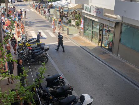 La Policía Local ha acordonado la zona por precaución La Policía Local ha acordonado la zona por precaución