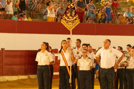 Momento de acceso al ruedo, para su actuación de la Agrupación Musical Arroquia Martínez Momento de acceso al ruedo, para su actuación de la Agrupación Musical Arroquia Martínez
