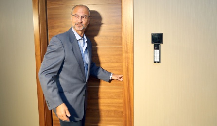 El presidente de las Cortes de Castilla y León, Luis Fuentes, muestra el apartamento reservado para el presidente del Parlamento Autonómico El presidente de las Cortes de Castilla y León, Luis Fuentes, muestra el apartamento reservado para el presidente del Parlamento Autonómico