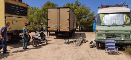 Altercados: 73 personas detenidas tras interceptarse una fiesta ilegal en las proximidades de la torre d'en Rovira Altercados: 73 personas detenidas tras interceptarse una fiesta ilegal en las proximidades de la torre d'en Rovira