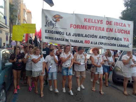 Protestas: Más de 600 personas participan en la manifestación para reclamar mejoras laborales para las 'kellys' Protestas: Más de 600 personas participan en la manifestación para reclamar mejoras laborales para las 'kellys'