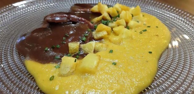 Costilla de angus con salsa de miel, mostaza y soja Costilla de angus con salsa de miel, mostaza y soja
