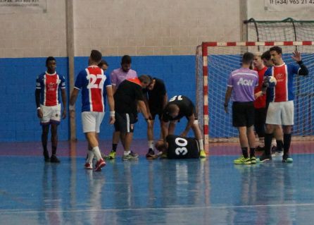 Jose Vara se lesionó en la rodilla derecha Jose Vara se lesionó en la rodilla derecha