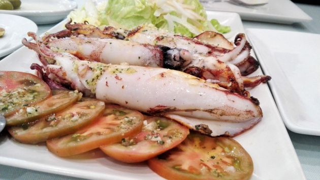 Calamares a la plancha del bar El Cuco Calamares a la plancha del bar El Cuco