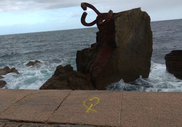 Pintadas en el Peine del Viento Pintadas en el Peine del Viento