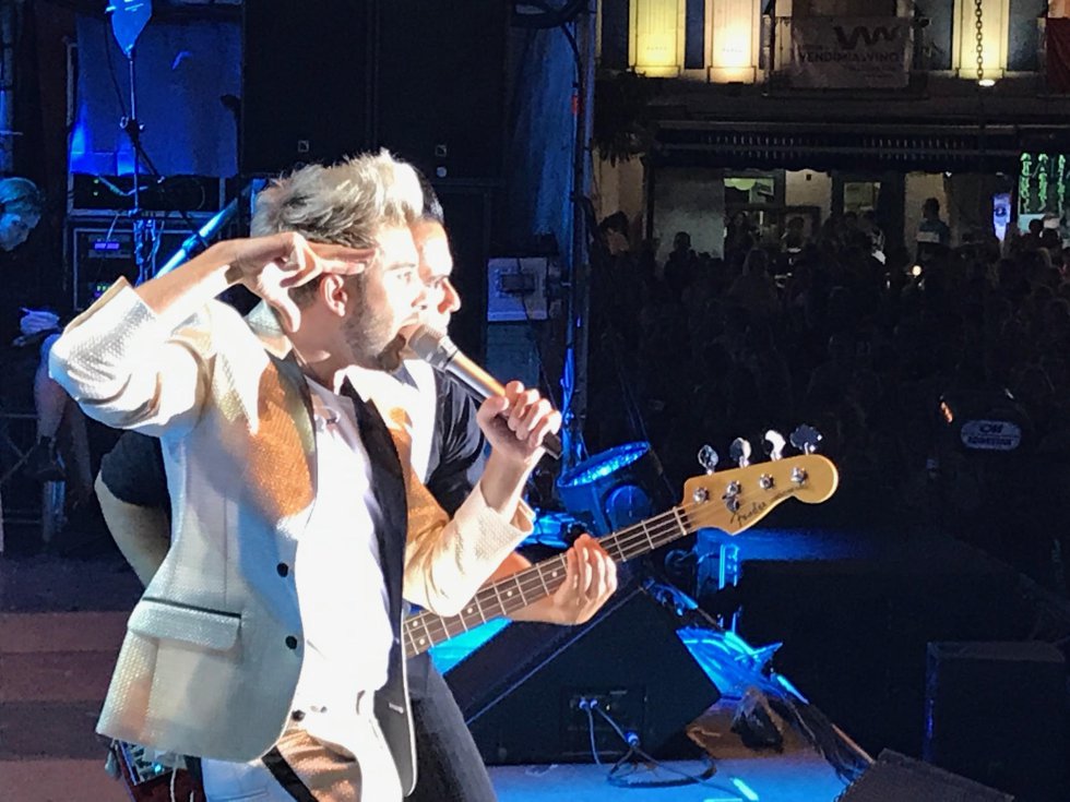 Más de 6.000 personas disfrutaron del concierto Cadena Dial, durante las fiestas del Vino, con la actuación de Blas Cantó Más de 6.000 personas disfrutaron del concierto Cadena Dial, durante las fiestas del Vino, con la actuación de Blas Cantó