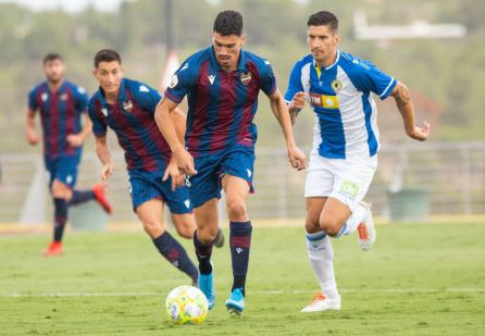 Derrota herculana: El Hércules pierde en Buñol y cae a puestos de descenso a Tercera División Derrota herculana: El Hércules pierde en Buñol y cae a puestos de descenso a Tercera División