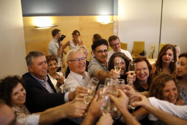 El alcalde de València celebra junto con la candidatura que ha hecho posible que la ciudad sea Capital del Diseño en 2022 El alcalde de València celebra junto con la candidatura que ha hecho posible que la ciudad sea Capital del Diseño en 2022