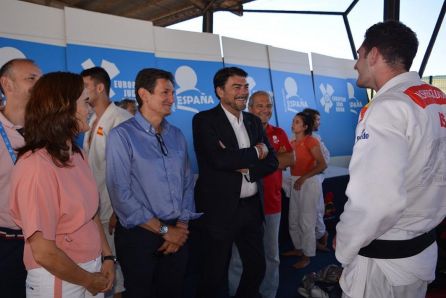 Programa de deportes de Alicante: Berenguer: "Alicante necesita una gran instalación y tenemos varias zonas para construirla" Programa de deportes de Alicante: Berenguer: "Alicante necesita una gran instalación y tenemos varias zonas para construirla"