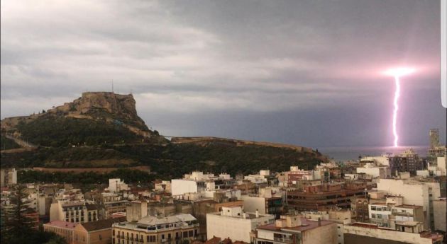 La gota fría se ceba con la Vega Baja y la Marina Alta La gota fría se ceba con la Vega Baja y la Marina Alta