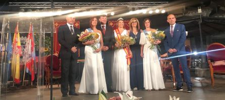 La Reina y las Damas de las fiestas de Aranda 2019 junto al pregonero, la alcaldesa y los concejales Emilio Berzosa y Francisco Martín La Reina y las Damas de las fiestas de Aranda 2019 junto al pregonero, la alcaldesa y los concejales Emilio Berzosa y Francisco Martín