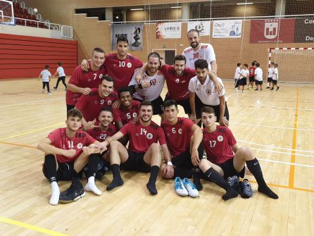 El Nueva Elda celebra su primera victoria El Nueva Elda celebra su primera victoria
