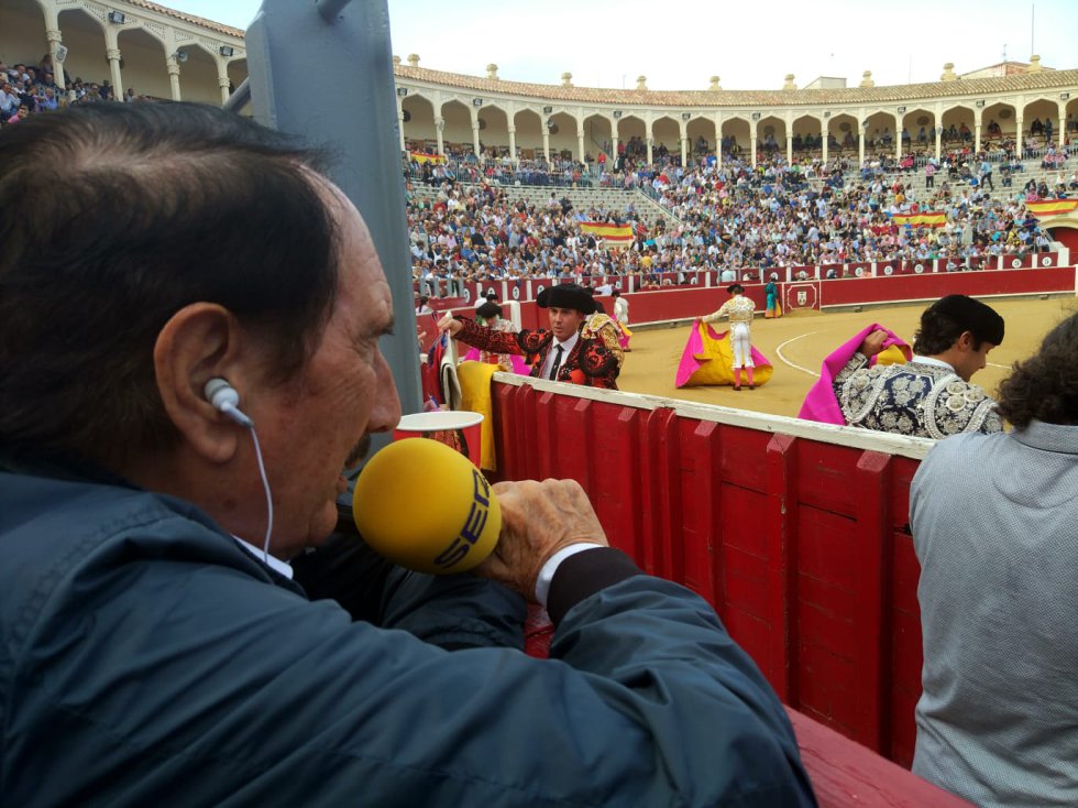 Las imágenes del festejo taurino de este domingo Las imágenes del festejo taurino de este domingo