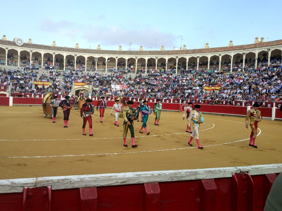 Las imágenes del festejo taurino de este domingo Las imágenes del festejo taurino de este domingo
