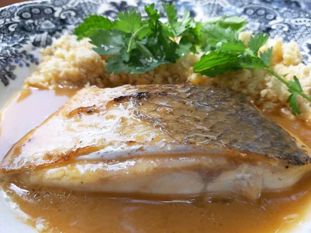 Lubina con cuscús y salsa de mejillones Lubina con cuscús y salsa de mejillones