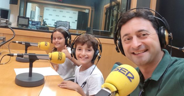 Santi Hernández (dreta), junt als joves cuiners Júlia i Javier Santi Hernández (dreta), junt als joves cuiners Júlia i Javier