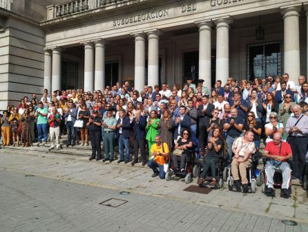 Minuto de silencio en la Subdelegación del Gobierno de Pontevedra Minuto de silencio en la Subdelegación del Gobierno de Pontevedra