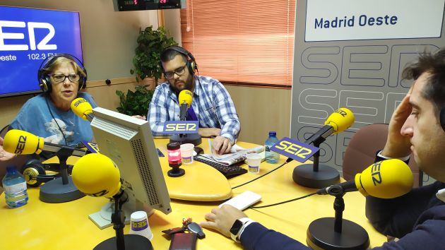 Tertulia de periodistas del 20-09-2019. Con Elisa Blanco (Periodista freelance,); Rubén Sánchez (Periodista de la Agencia EFE y Noticias para Municipios); y Gustavo Muñana (director de Móstoles Al Día). Tertulia de periodistas del 20-09-2019. Con Elisa Blanco (Periodista freelance,); Rubén Sánchez (Periodista de la Agencia EFE y Noticias para Municipios); y Gustavo Muñana (director de Móstoles Al Día).
