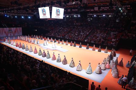 València conoce a sus Cortes de Honor de las Fallas 2020 en una gala marcada por la confusión València conoce a sus Cortes de Honor de las Fallas 2020 en una gala marcada por la confusión