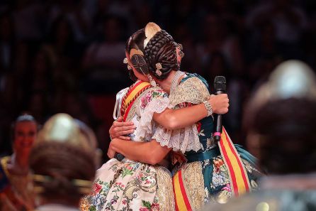 València conoce a sus Cortes de Honor de las Fallas 2020 en una gala marcada por la confusión València conoce a sus Cortes de Honor de las Fallas 2020 en una gala marcada por la confusión