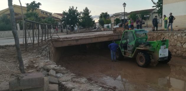 Efectos de las lluvias en las calles del pueblo. Efectos de las lluvias en las calles del pueblo.