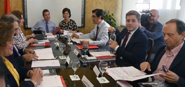 García Page anuncia la licitación del edificio administrativo en el Carmen y el acelerón para la mejora del centro de salud 1 García Page anuncia la licitación del edificio administrativo en el Carmen y el acelerón para la mejora del centro de salud 1