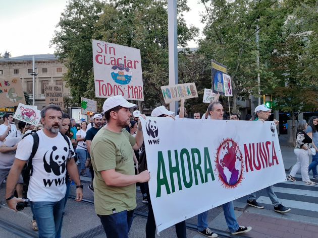 "Ahora o Nunca", "No hay Planeta B", "Sin glaciar, todos al mar", son algunas de las pancartas de esta movilización por el clima "Ahora o Nunca", "No hay Planeta B", "Sin glaciar, todos al mar", son algunas de las pancartas de esta movilización por el clima