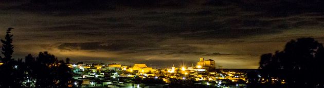 Vista nocturna de Santa Cruz de la Zarza. Vista nocturna de Santa Cruz de la Zarza.