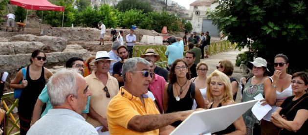 Julio Navarro Palazón durante una visita guiada el pasado 5 de septiembre al yacimiento arqueológico de Monteagudo. Julio Navarro Palazón durante una visita guiada el pasado 5 de septiembre al yacimiento arqueológico de Monteagudo.