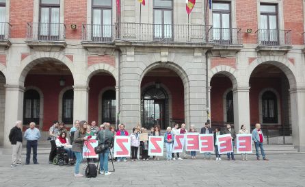 Concentración frente al Ayuntameinto de Zamora Concentración frente al Ayuntameinto de Zamora