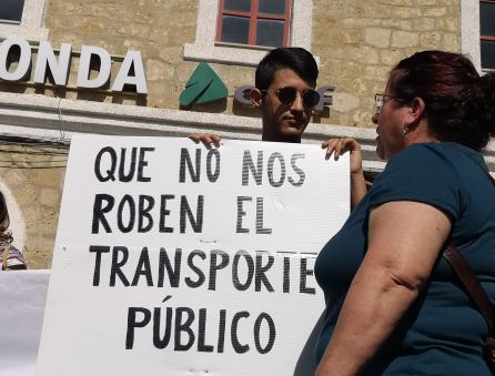 Más de 200 personas piden un mejor servicio ferroviario para la serranía Más de 200 personas piden un mejor servicio ferroviario para la serranía