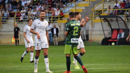 La zaga chacinera se las vio con Rodas en el balón parado La zaga chacinera se las vio con Rodas en el balón parado