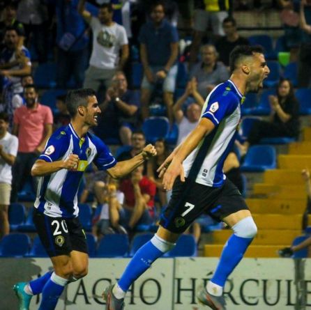Victoria herculana: El Hércules vuelve a sonreír tras golear al poderoso Barça B Victoria herculana: El Hércules vuelve a sonreír tras golear al poderoso Barça B